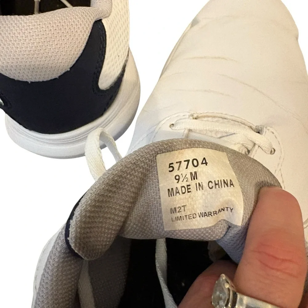 FootJoy White & Navy Golf Shoes ⛳ Classic Performance, Size US 9.5 — Orig. $110